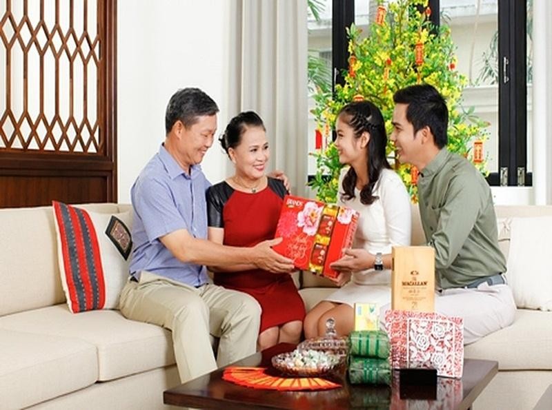 Bạn sẽ làm thế nào khi biết bố mẹ ruột không ưa bạn trai mình?